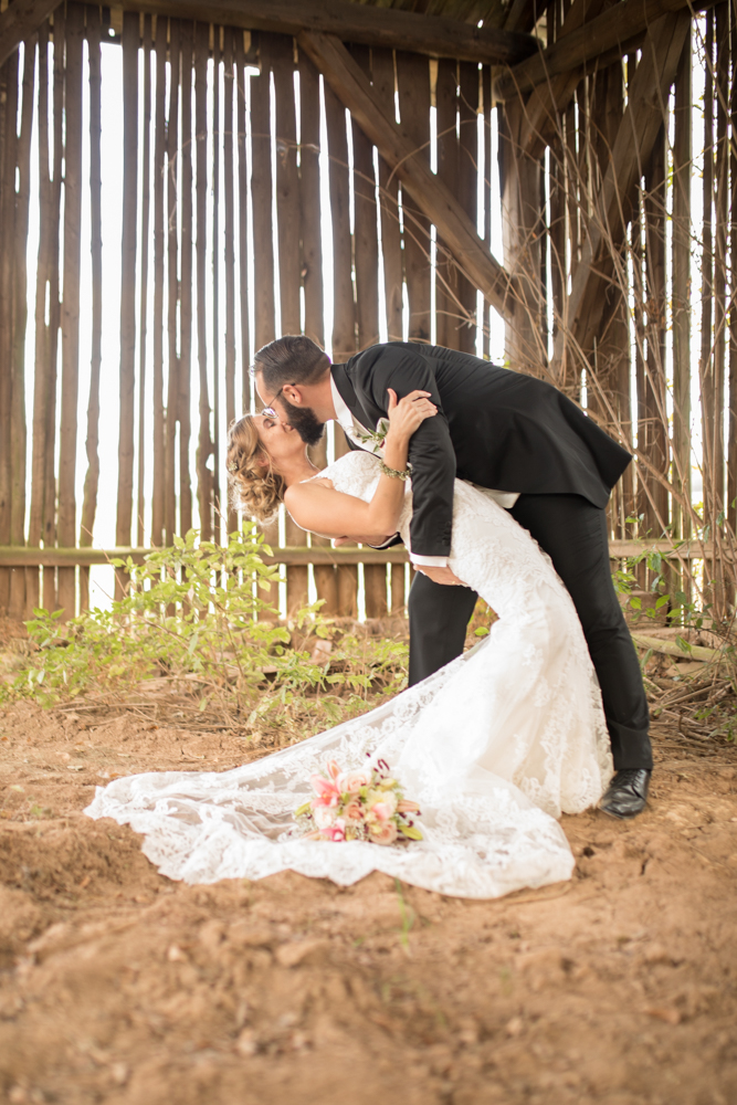 Brautpaarshooting Hochzeitsfotograf Trier Bitburg Eifel Scheune