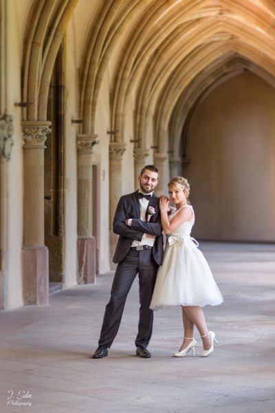 Hochzeitsfotograf Fotograf Trier Bitburg Luxemburg Eifel Brautpaar Bräutigam Blumen