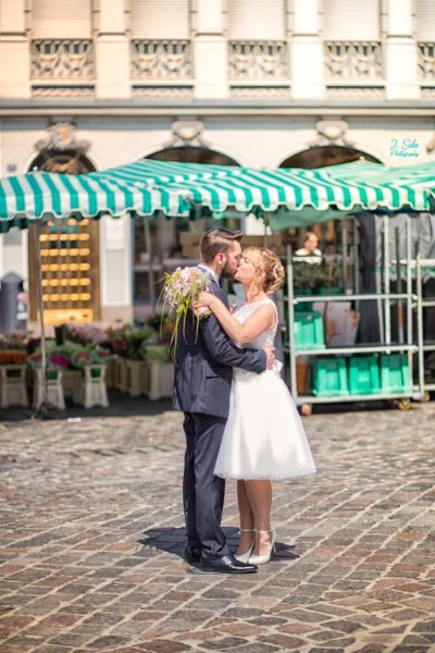 Hochzeitsfotograf Fotograf Trier Bitburg Luxemburg Eifel Brautpaar Bräutigam Blumen